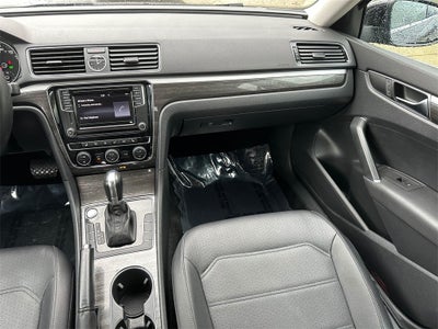 2017 Volkswagen Passat 1.8T SE