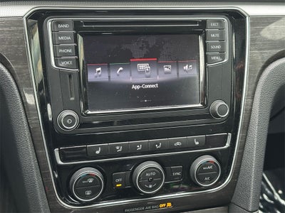 2017 Volkswagen Passat 1.8T SE