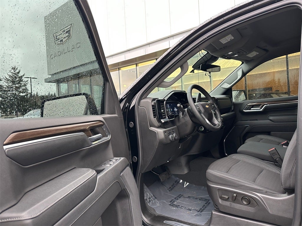 2024 Chevrolet Silverado 1500 LT LT1