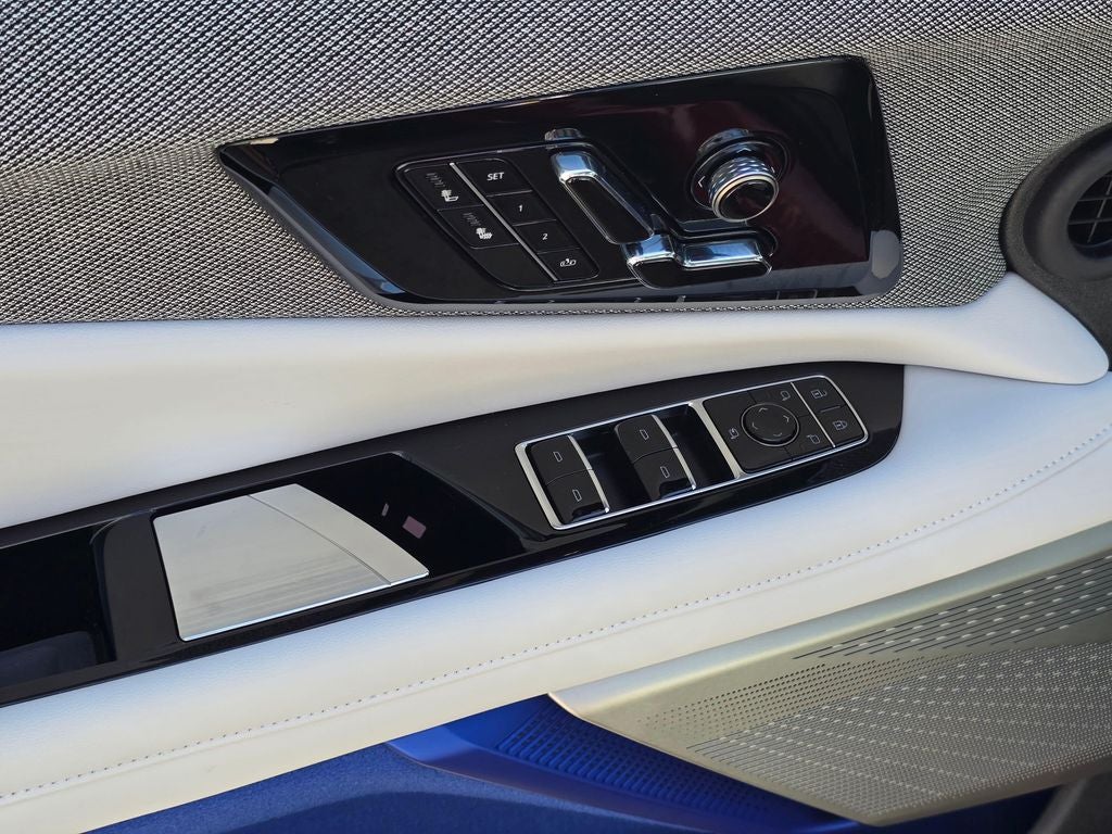 2025 Cadillac OPTIQ Luxury